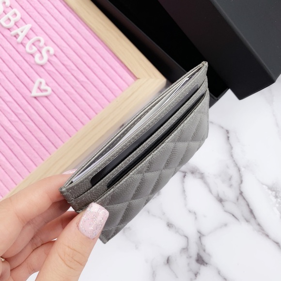 SOLD 😭 Chanel Large LOGO card holder - Picture 5 of 5